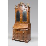 WALNUT ROOT TRUMEAU, VENICE, 18TH CENTURY Measures cm 245 x 110 x 60 SPLENDIDO E RARO TRUMEAU IN