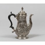 SILVER TEAPOT, MARKED LONDON1761 Title 925/1000. Measures cm. 22 x 13 x 19, gross weight gr.559.