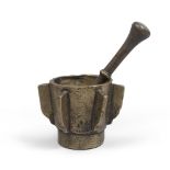 Bronze Mortar with pestle, 16th century. Measures mortar cm. 12 x 16. MORTAIO IN BRONZO CON