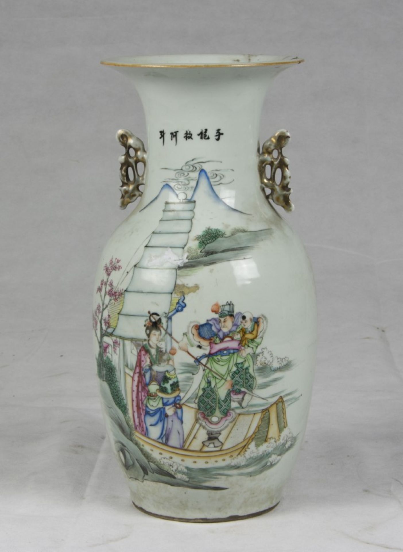A Chinese plychrome porcelain vase. 20th century. Measures cm. 42 x 20. VASO IN PORCELLANA A