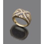 RING in 18 kt yellow gold, studded with sapphires and diamonds. Sapphires ct. 0.50 approx.,