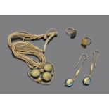 PRETTY PAIR OF EARRINGS, PENDANT, BRACELET AND TWO RINGS in 18 kt yellow gold. with Murano glass