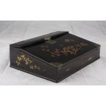 WOOD BLACK AND GOLD LACQUERED TRAVEL DESK, JAPAN 20TH CENTURY Closed size cm. 10 x 35 x 25.