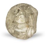 Sculptor of the Renaissance period Man's profile Oval white marble high-relief, cm. 21 x 17 Lacks