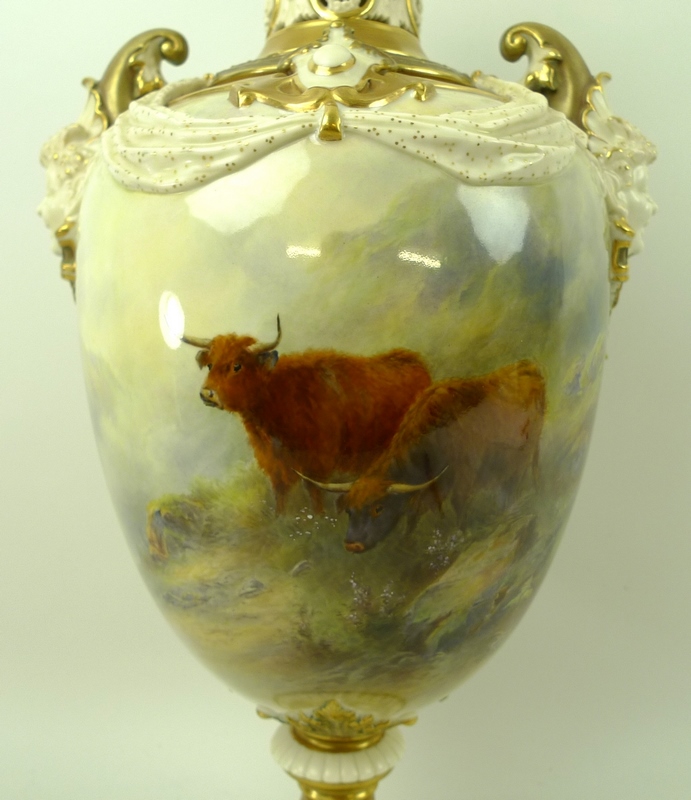 A fine and large John Stinton, Royal Worcester blush ivory porcelain vase and cover, - Image 3 of 10