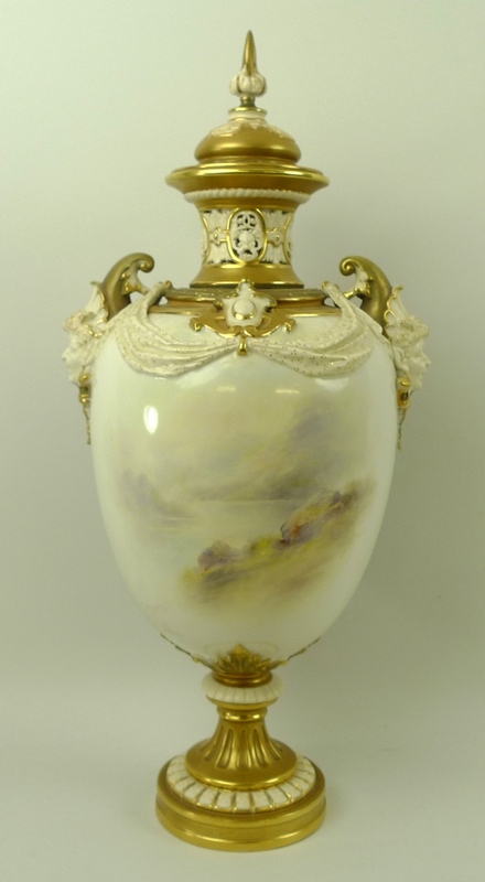 A fine and large John Stinton, Royal Worcester blush ivory porcelain vase and cover, - Image 7 of 10