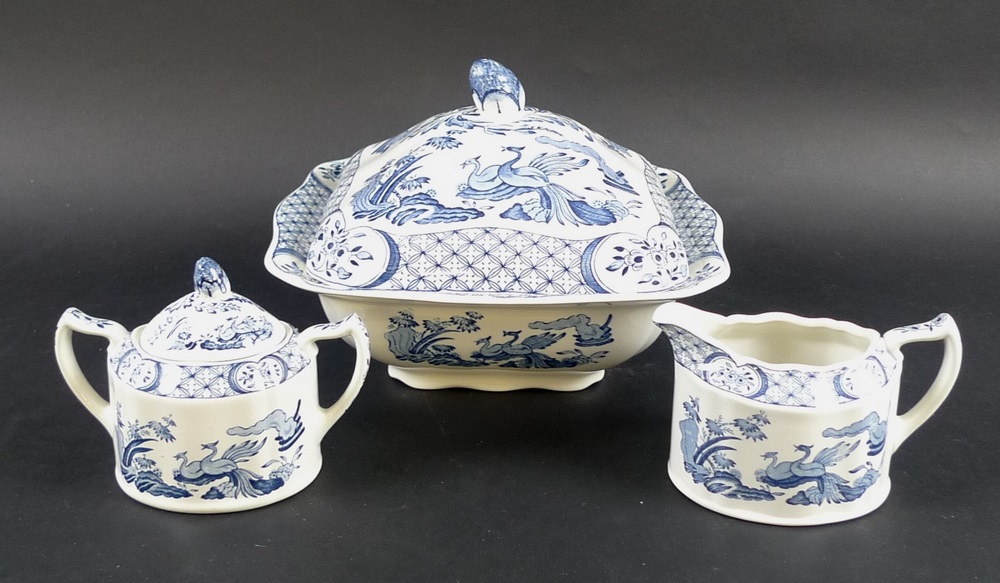 A Masons Ironstone part dinner service in the Old Chelsea pattern, Rd Number 647812, comprising,