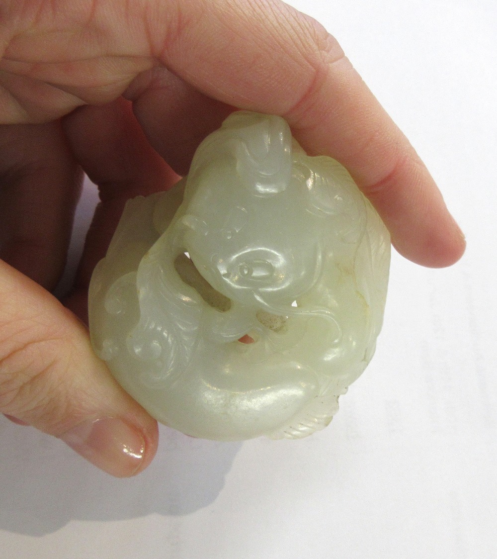 A Chinese pale celadon jade catfish pendant, 19th century, - Image 6 of 6