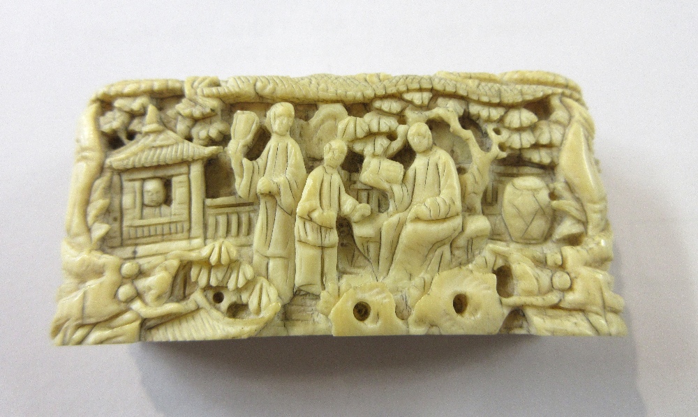 A Canton ivory rectangular card case, late 19th century, - Image 3 of 7