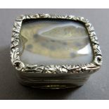 A Scottish silver and agate vinaigrette of small curved rectangular form,