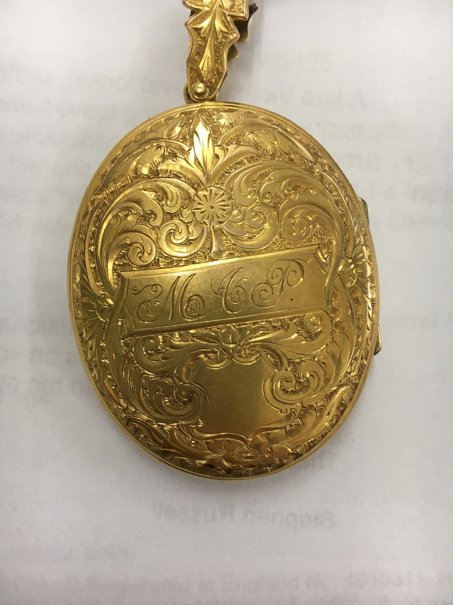 A late Victorian oval locket, profusely - Image 2 of 4