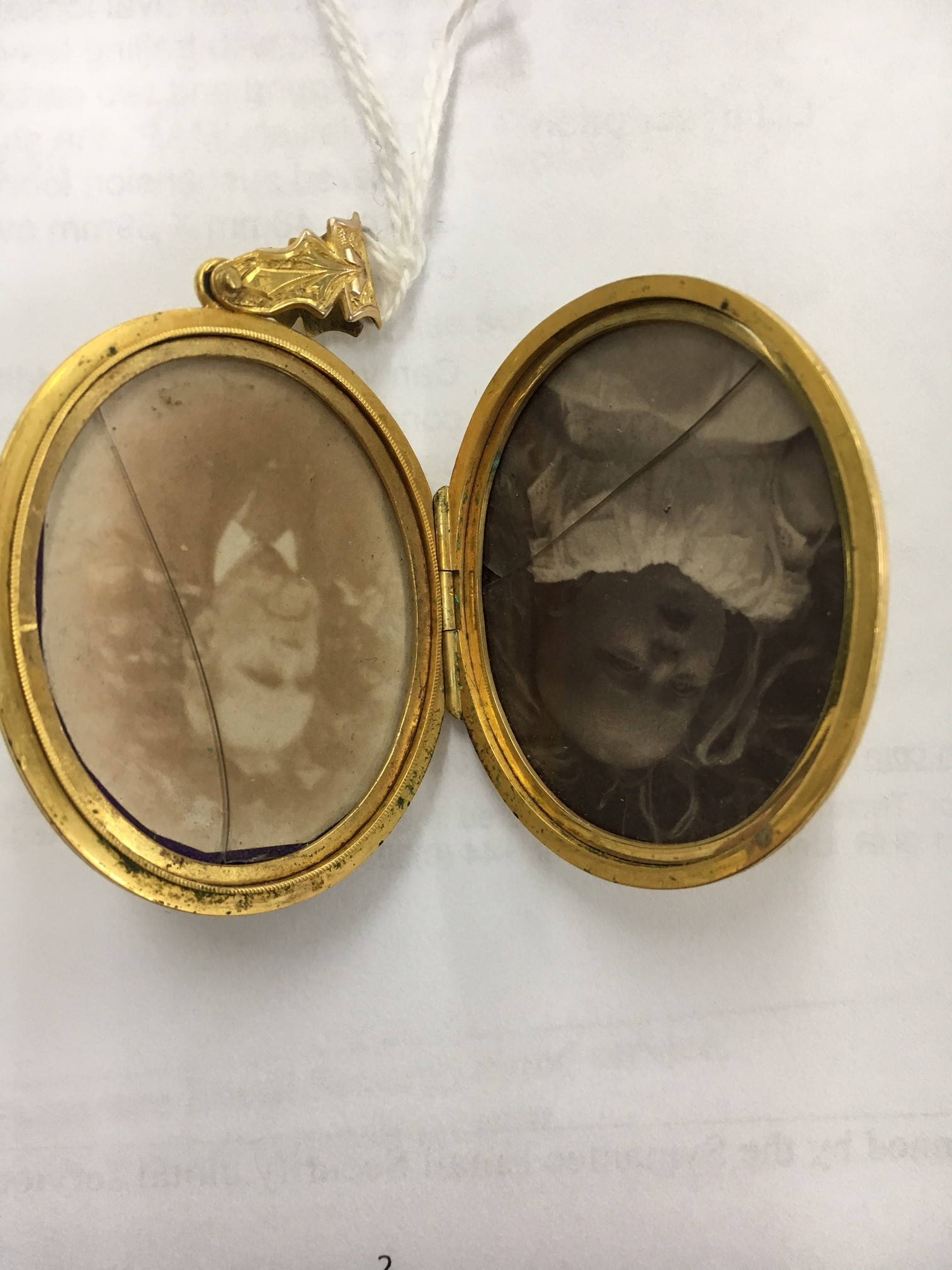 A late Victorian oval locket, profusely - Image 4 of 4