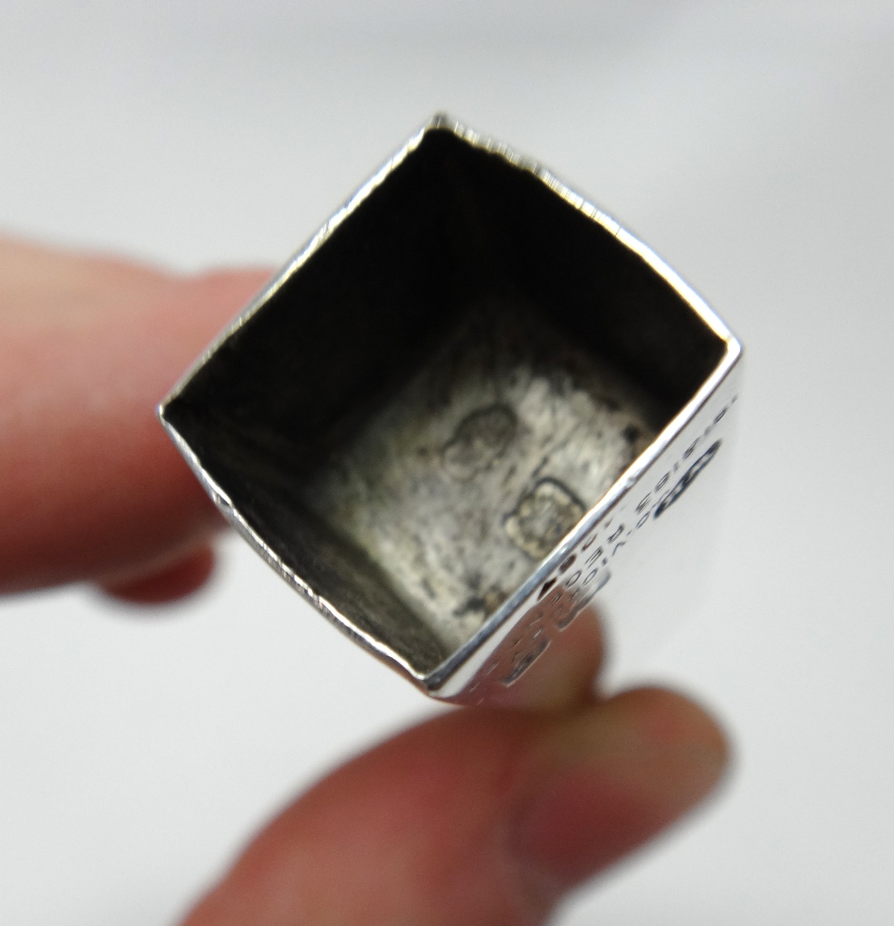 A silver vesta case combined with a sealing wax holder, of rectangular form, - Image 3 of 5