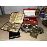 A small quantity of silver plated items and costume jewellery, including cased flatware,