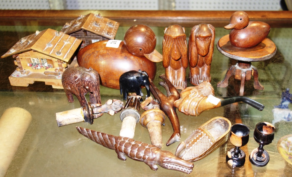 A small quantity of carved wooden decorative items to include African and Danish animals, - Image 2 of 2