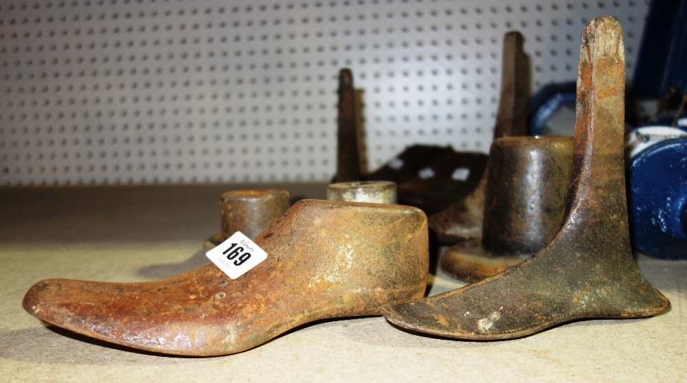 A quantity of cast iron shoe and boot lasts, (qty).