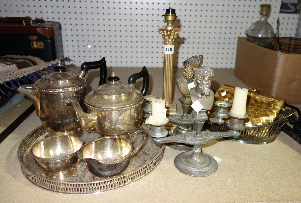 A quantity of collectables, including a gilt brass Corinthian table lamp,