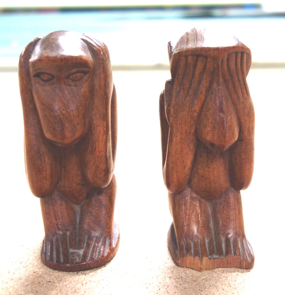 A small quantity of carved wooden decorative items to include African and Danish animals,