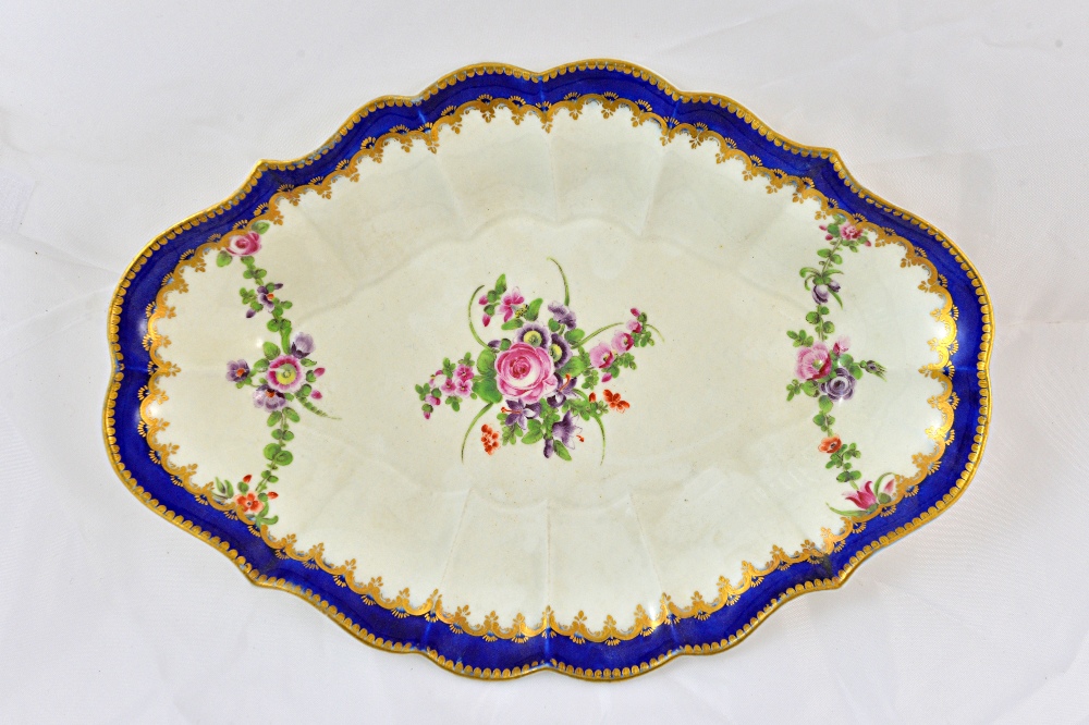 A pair of Worcester shaped oval dessert dishes, circa 1770, - Image 3 of 5