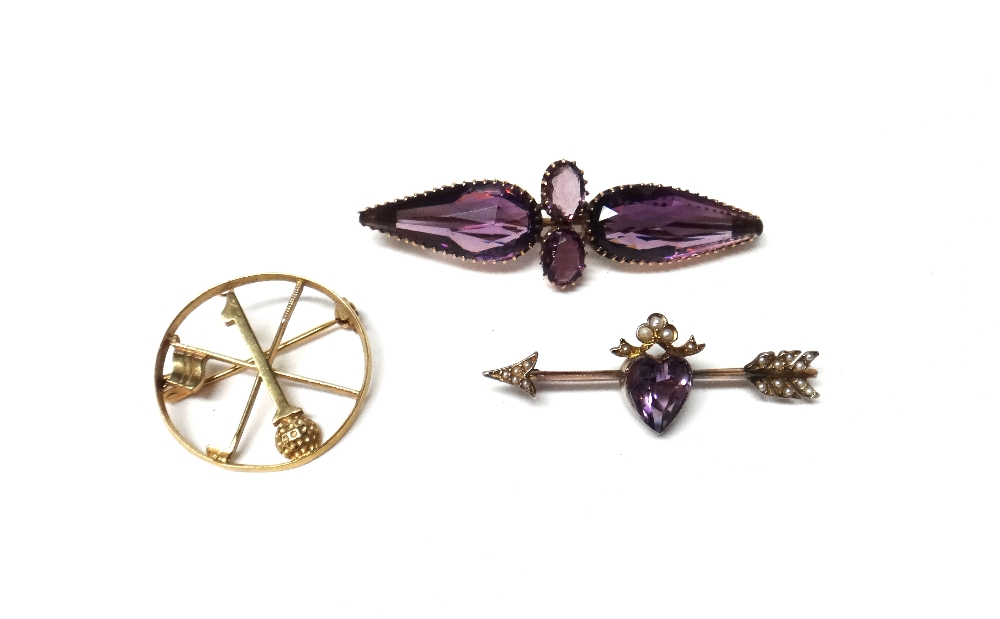 A gold, amethyst and seed pearl set bar brooch,