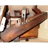 A quantity of assorted woodworking planes (qty).