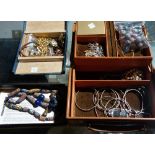 A small quantity of costume jewellery, (qty).