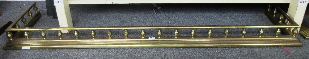 Two Victorian style brass fenders, each with pillared supports and stepped kerb (144cm), - Image 3 of 3
