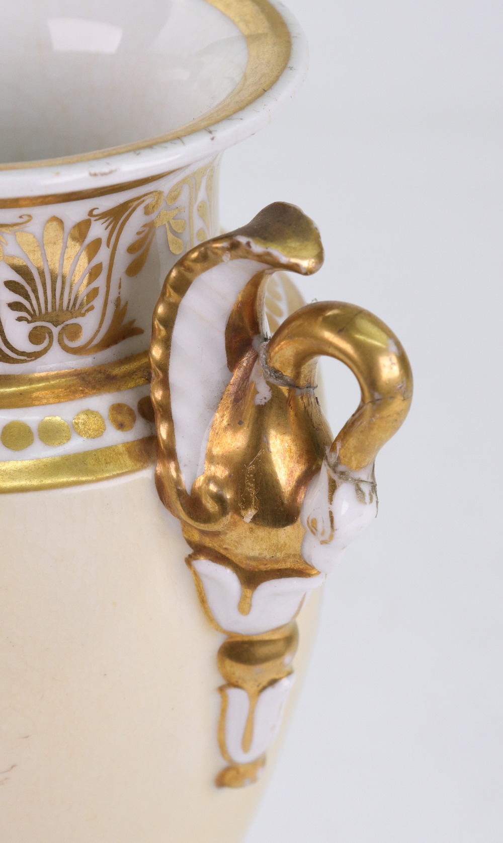 A Chamberlains Worcester porcelain vase, - Image 9 of 9