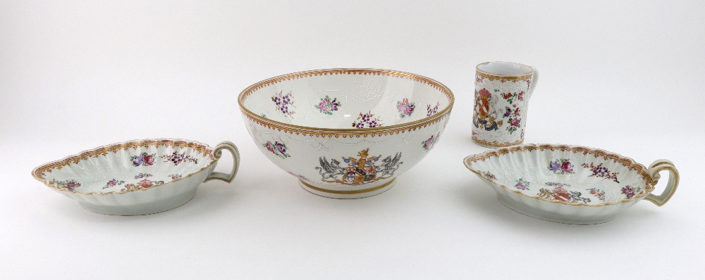 A Samson porcelain armorial bowl, second half 19th century, painted in 'famille rose' taste, 22.