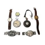 A Seiko 5 Automatic gentleman's steel bracelet wristwatch,