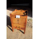 A George III mahogany bedside tray top commode est: £80-£100