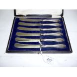 A set of six silver handled tea knives Sheffield 1919 boxed est: £30-£50