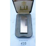 A Dunhill lighter boxed est: £25-£45