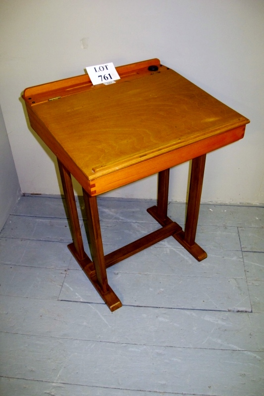 A 20c school desk with lift up flat est: £20-£30