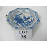 A Chinese blue and white plate warmer es