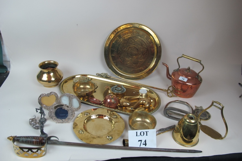 A box of brass & copper ware to include