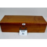 A large Edwardian oak box est: £25-£45 (A3)