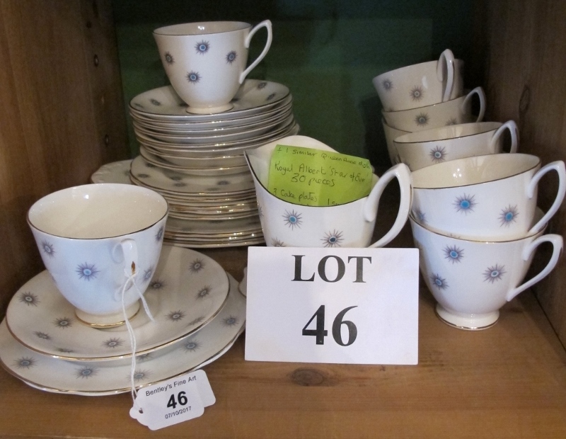 A vintage Royal Albert 'Star of Eve' twenty nine piece tea set est: £20-£40 (B10)