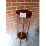 An Edwardian inlaid torchere stand est: £30-£50