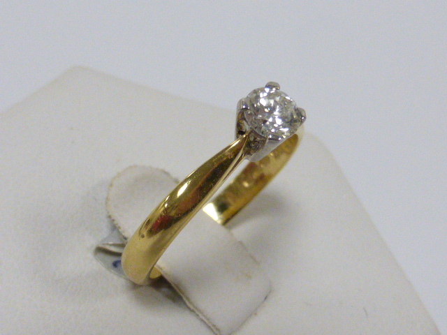 18ct gold solitaire Diamond ring, .33ct brilliant round cut diamond, size N. - Image 2 of 4