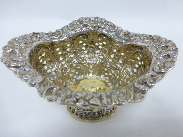 Victorian silver pedestal bonbon dish hallmarked London 1894 by maker CS Harris, - Image 2 of 4