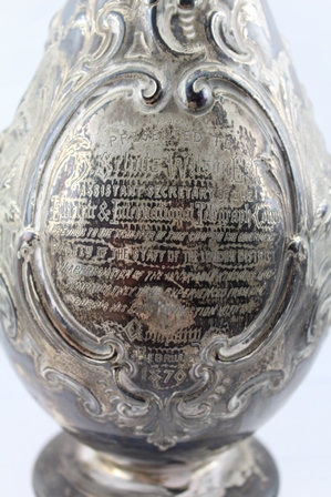 EDWARD and JOHN BARNARD. A 19TH CENTURY SILVER CLARET JUG of tear drop form with fruiting vine - Image 6 of 8