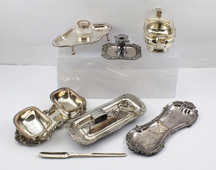 A SELECTION OF SILVER PLATED ITEMS to include; an Old Sheffield plate inkwell desk stand, a