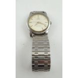 A 1960'S "OMEGA SEAMASTER" GENTLEMANS AUTOMATIC MECHANICAL WRIST WATCH, having silvered baton dial