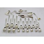 MAPPIN & WEBB A SET OF SIX SILVER ART DECO GRAPEFRUIT SPOONS, Sheffield 1933, together with a silver