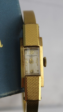 A MID 20TH CENTURY LADY'S "BAUME AND MERCIER" OF GENEVE, gold plated bracelet watch, in original - Image 3 of 7