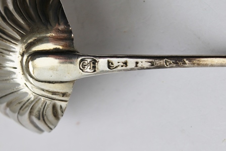 A PAIR OF GEORGIAN SILVER SAUCE LADLES with scallop form bowls and scroll terminal ends, London, - Image 4 of 5