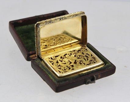 NATHANIEL MILLS AN EARLY VICTORIAN SILVER GILT CASTLE TOPPED VINAIGRETTE, featuring an image of - Image 4 of 10