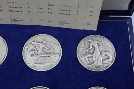 PAUL VINCZE A PRESENTATION SET OF TWELVE SHAKESPEARE COMMEMORATIVE SILVER MEDALLIONS PREPARED BY THE - Image 8 of 8