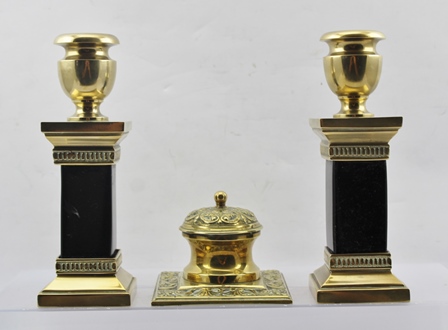 A PAIR OF EARLY 20TH CENTURY, POSSIBLY FRENCH, BRASS MOUNTED AND POLISHED STONE CANDLESTICKS, each